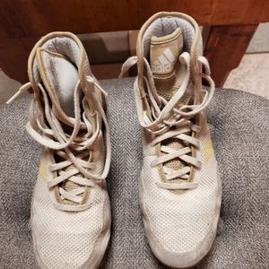 Wrestling shoes